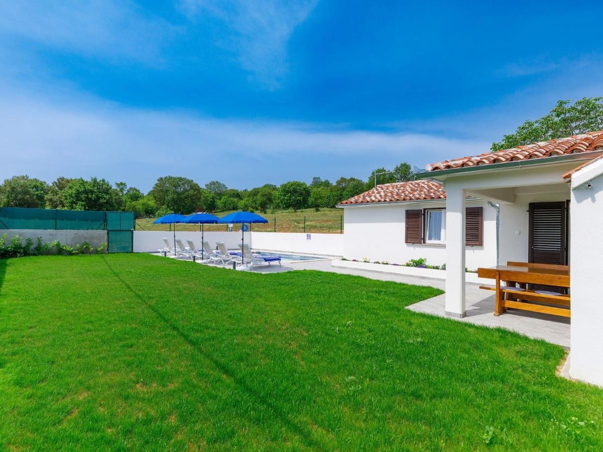 Holiday Home Casa Gverino By Interhome Plomin Eksteriør billede