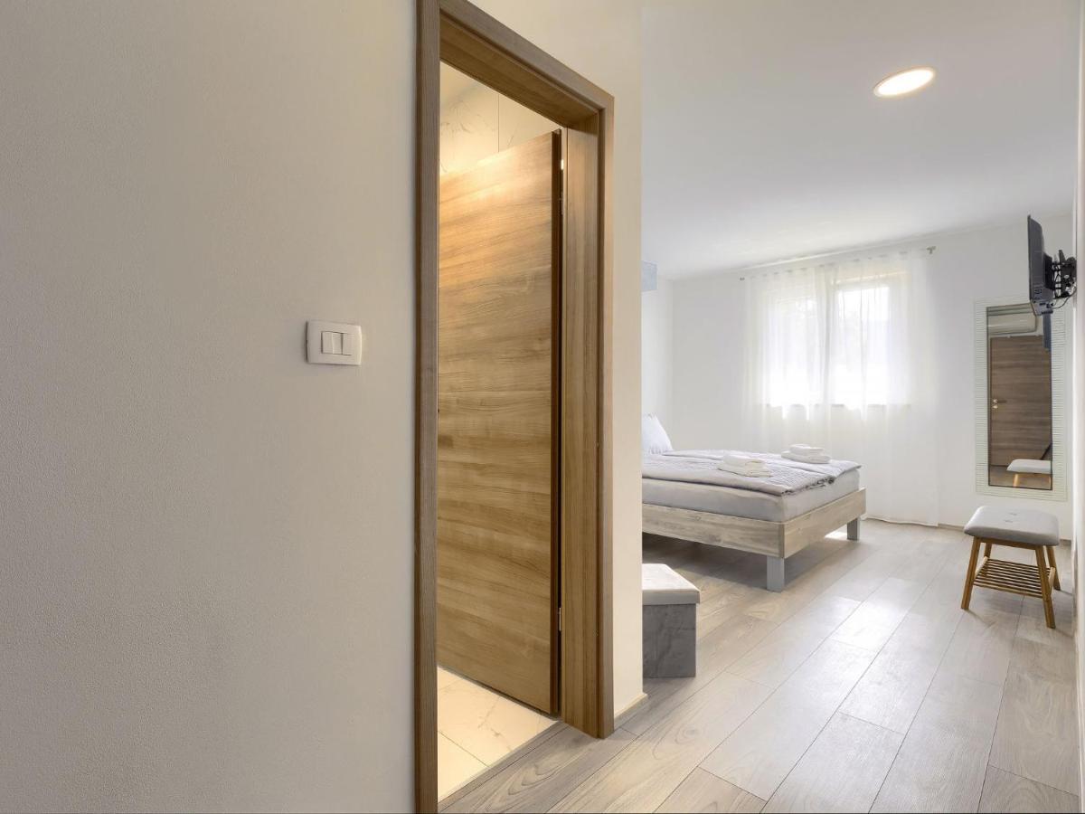 Holiday Home Casa Gverino By Interhome Plomin Eksteriør billede