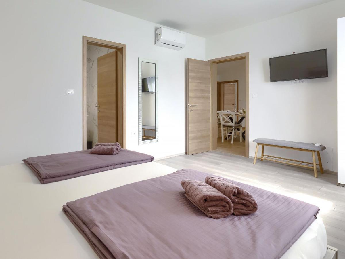 Holiday Home Casa Gverino By Interhome Plomin Eksteriør billede
