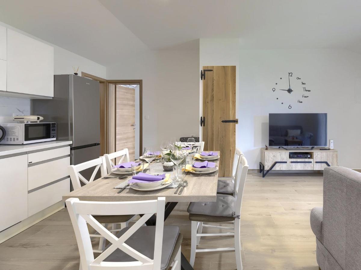 Holiday Home Casa Gverino By Interhome Plomin Eksteriør billede