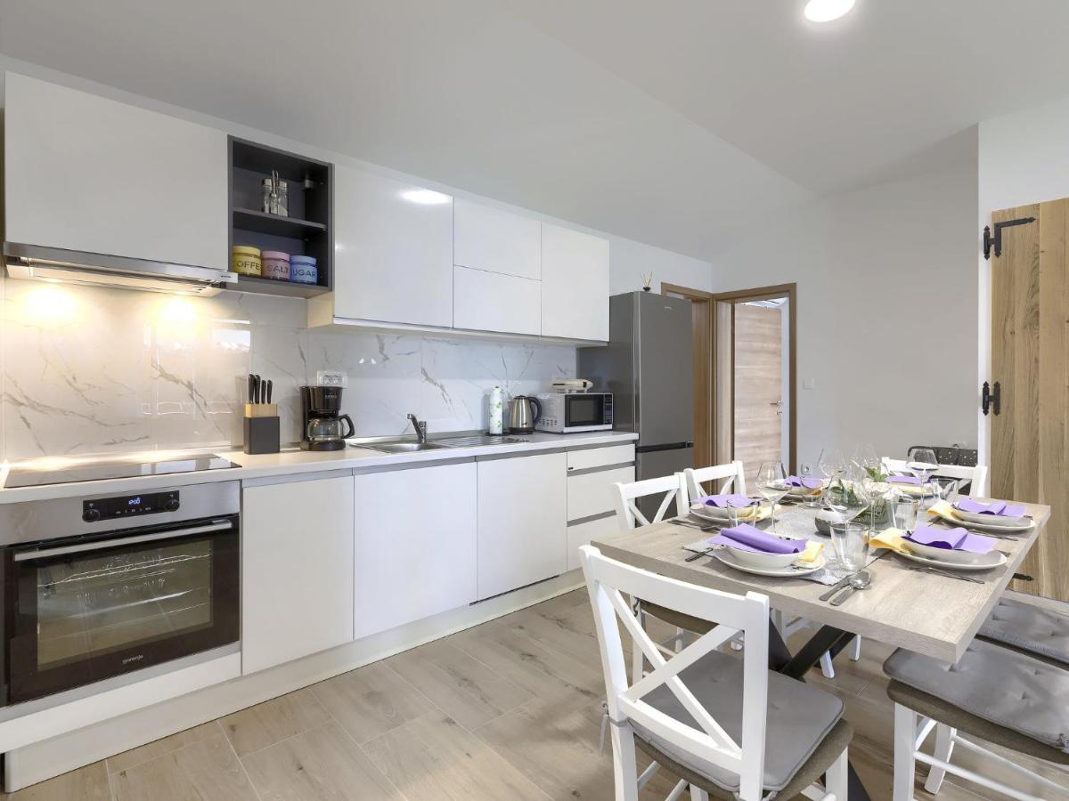 Holiday Home Casa Gverino By Interhome Plomin Eksteriør billede